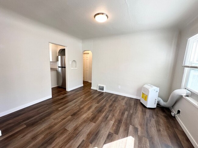 Building Photo - Adorable remodeled in 2023 2 bedroom 1 bathroom duplex available soon!