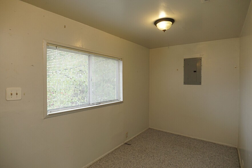 Building Photo - 4817 S Lucile St