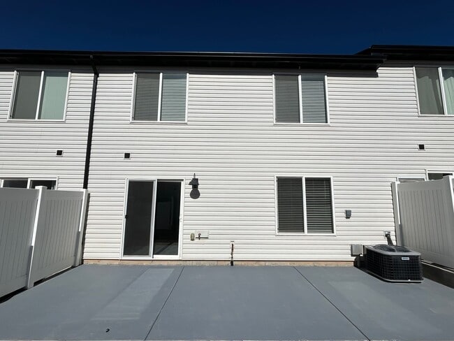 Building Photo - 317 W 2050 N