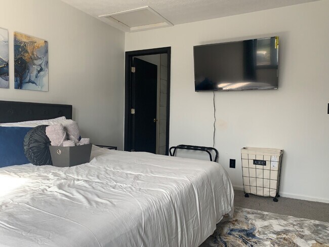 Building Photo - 5808 Stormcroft Ave