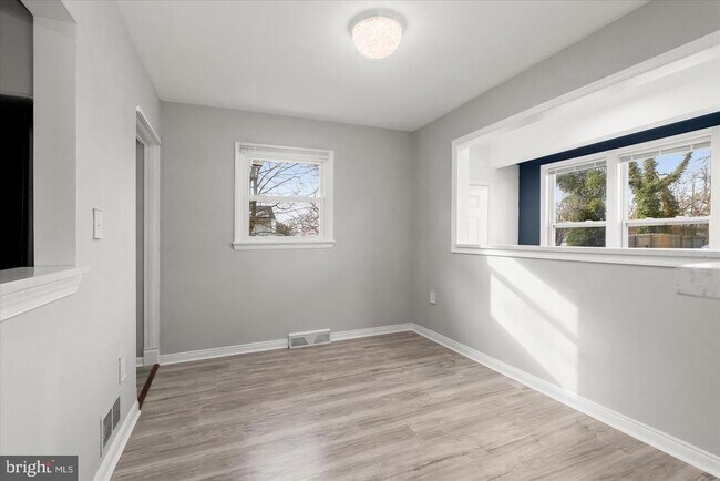 Building Photo - 517 Winters Ln