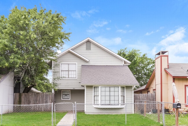 Building Photo - 2041 New Haven Dr