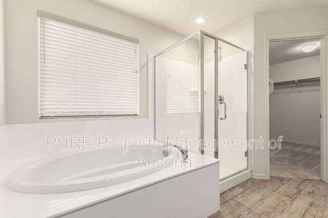 Building Photo - 5616 N 90th Dr