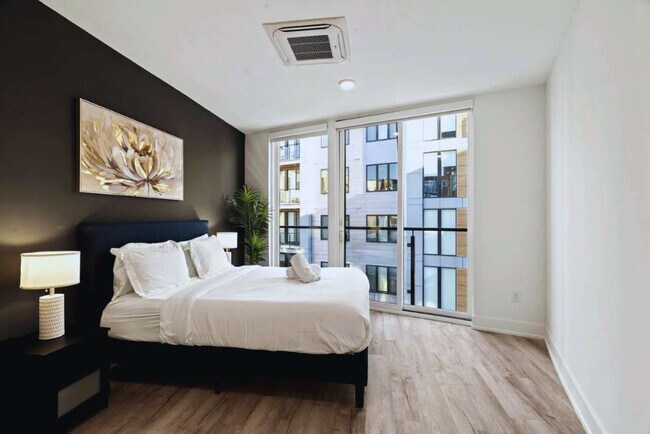 Building Photo - 1214 N American St