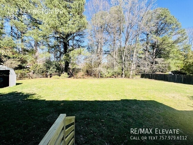 Building Photo - 103 Lexington Dr