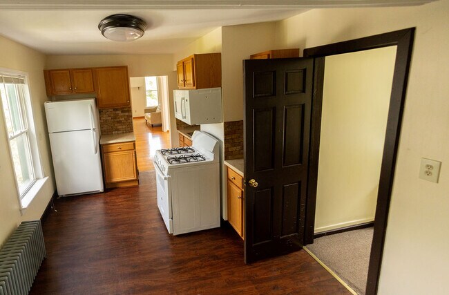 Kitchen - 102 11th St