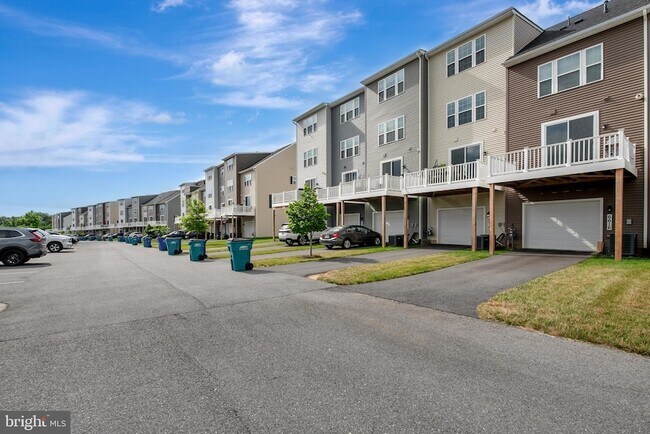 Building Photo - 6616 Ballenger Run Blvd