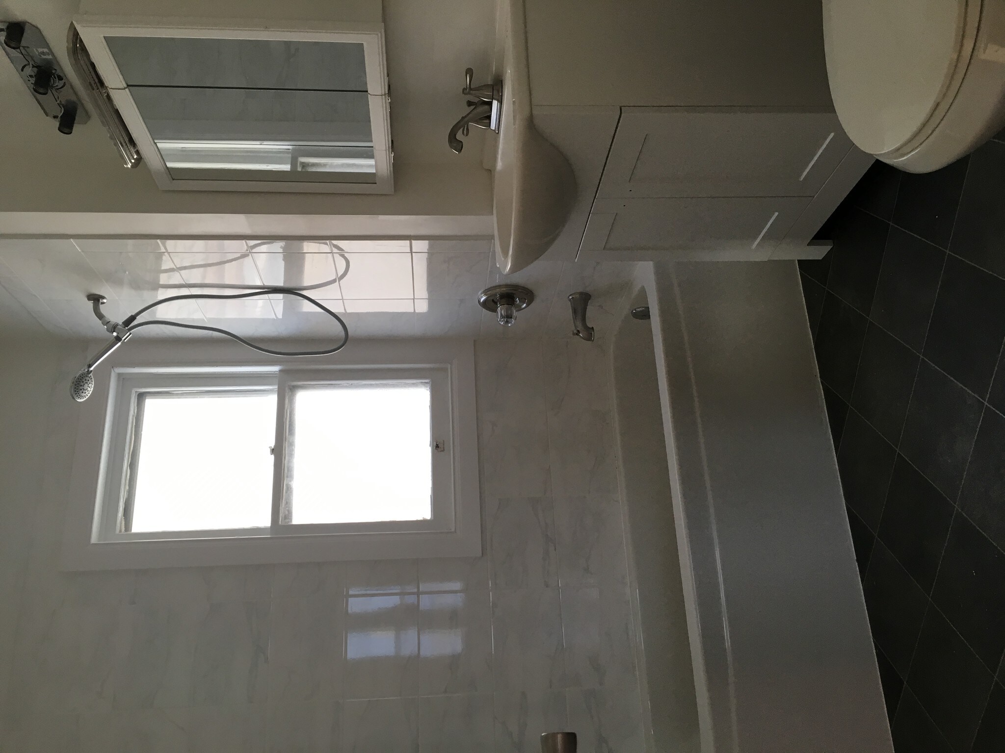 Building Photo - 42 Kenyon Ct