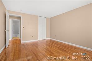 Building Photo - 106 Oakwood Ave