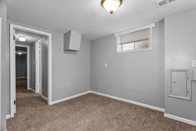 Building Photo - 711 SW 7 St