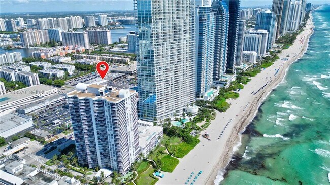 Building Photo - 16711 Collins Ave