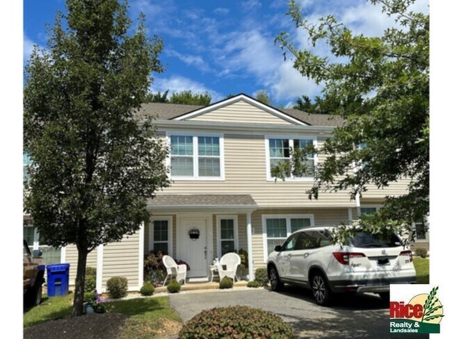 Building Photo - 555 Pin Oak Drive NW