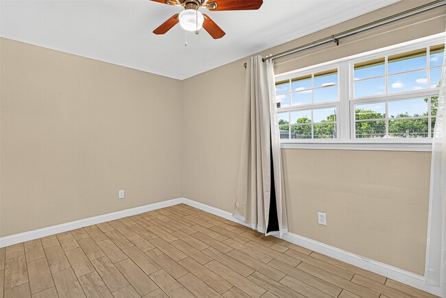 Building Photo - 9225 Ashville Dr