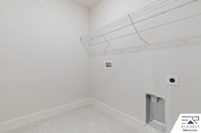 Building Photo - 3 Praver Ln