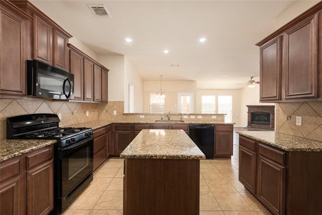 Building Photo - 1024 Lake Hollow Dr