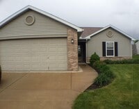 Building Photo - 1526 Lionheart Ln