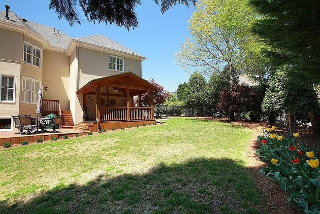 Building Photo - 200 Azalea Cove Ln