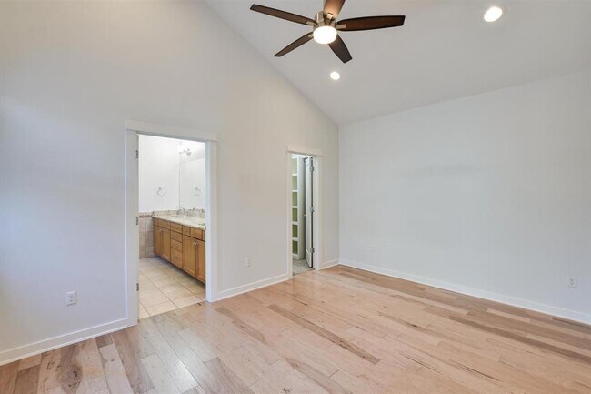 Building Photo - 1305 Casey St