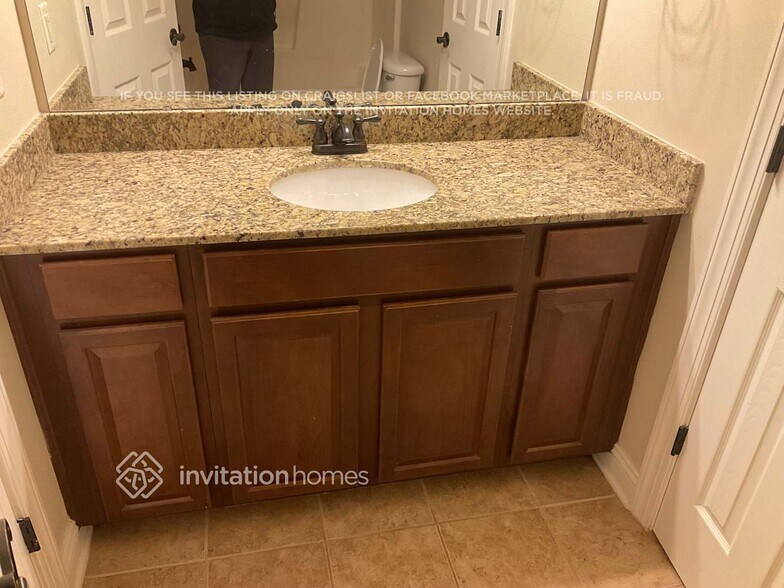 Building Photo - 1628 Ridgehaven Rd