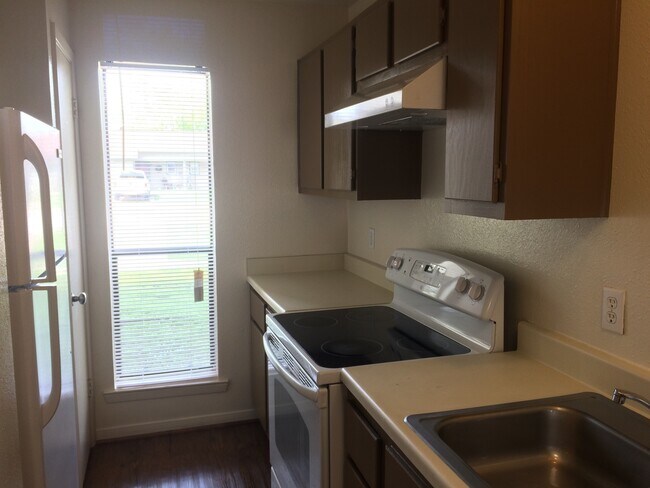 Building Photo - 3606CH