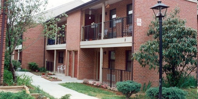 Building Photo - Franklin Manor Apartments