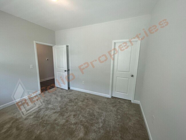 Building Photo - Lovely 4 Bedroom 2-Car Garage Home with Guest Suite in Main Level @ Sierra Heights, Clayton, Avai...