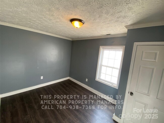 Building Photo - 303 Southern St