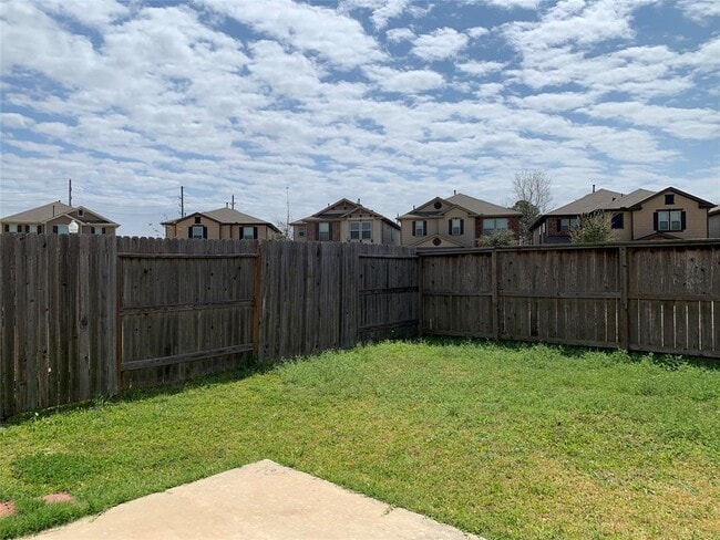Building Photo - 15815 Copper Oak Ln