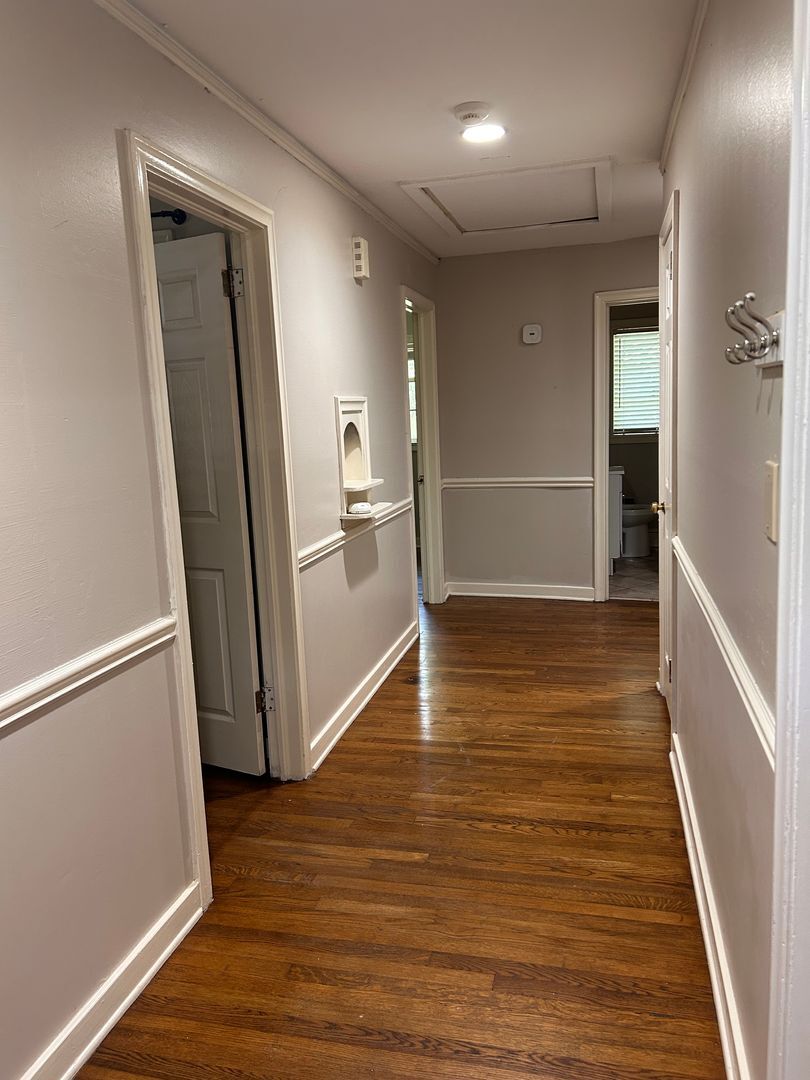 Building Photo - 1510 Wilhurst St