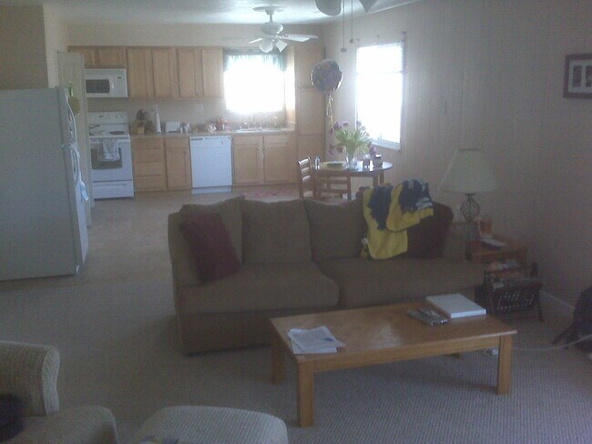 Building Photo - 349 Gilmore St