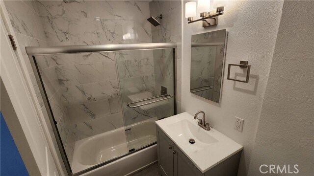 Building Photo - 988 El Camino Dr