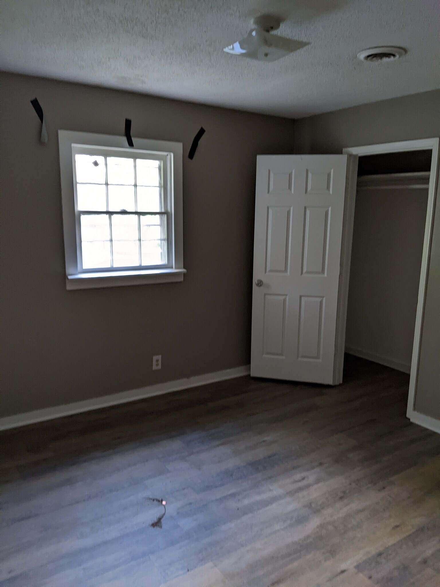 Building Photo - 1004 Ewing Blvd