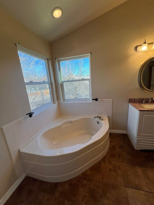 Building Photo - SPARKS VISTAS - BEASLEY / SKY RANCH / REED