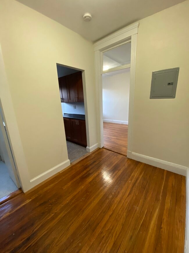 Building Photo - 1185 Boylston St