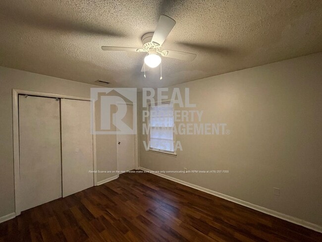 Building Photo - 102 Hope Pl