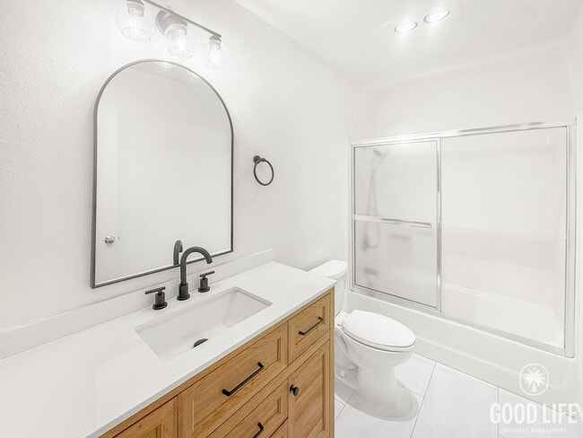 Building Photo - Modern 3BR/2.5BA Home with A/C and Attache...