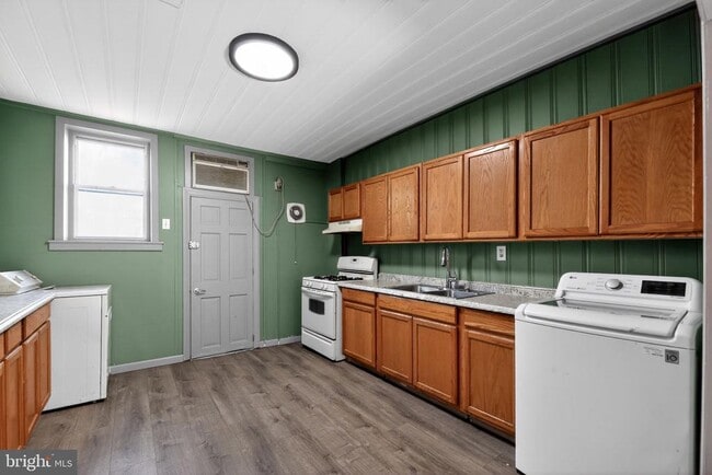 Building Photo - 315 Fitzgerald St