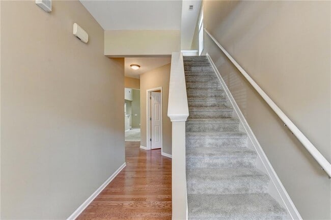 Building Photo - 5740 Crestwick Wy