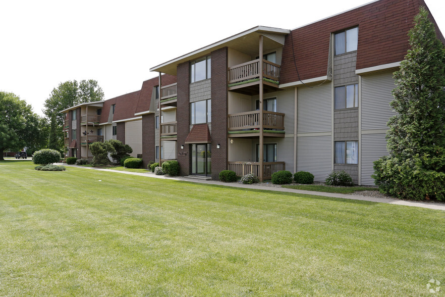 Primary Photo - Woodfield Queenwood Apartments