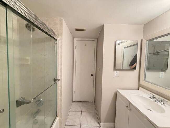 Building Photo - Great apartment for rent!