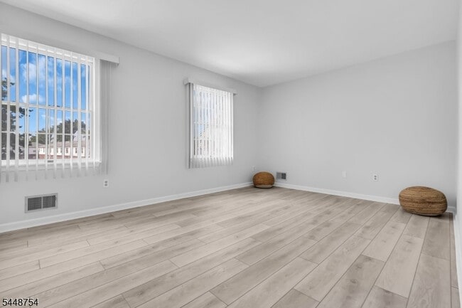 Building Photo - 14 Giles Biondi Ct