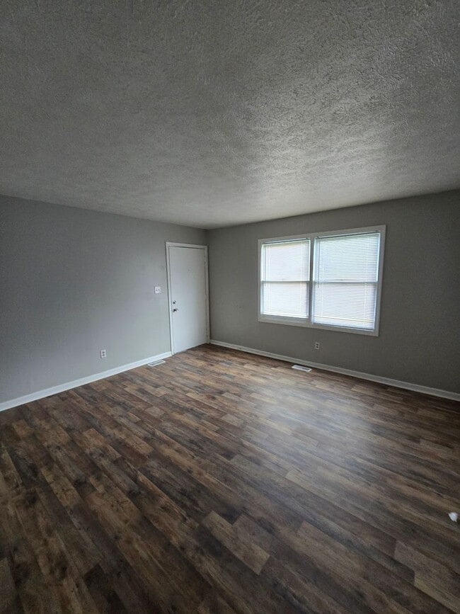 Building Photo - Two Bedroom Duplex in Lawrence Township ne...