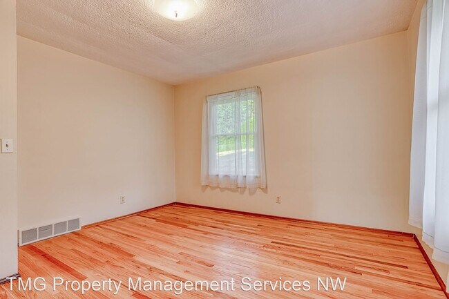 Building Photo - 2 br, 1 bath House - 7635 SW Capitol Hill ...