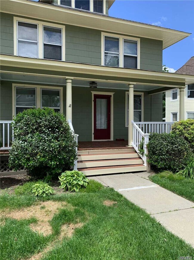 Building Photo - 2134 Jackson Ave
