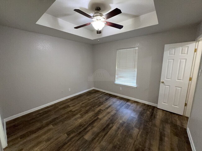 Building Photo - 3604 Dustin Ct