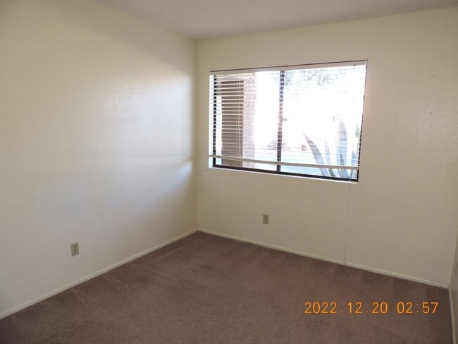 Building Photo - Desert Shadows Community