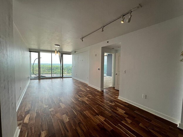 Building Photo - 3338 Peachtree Rd NE