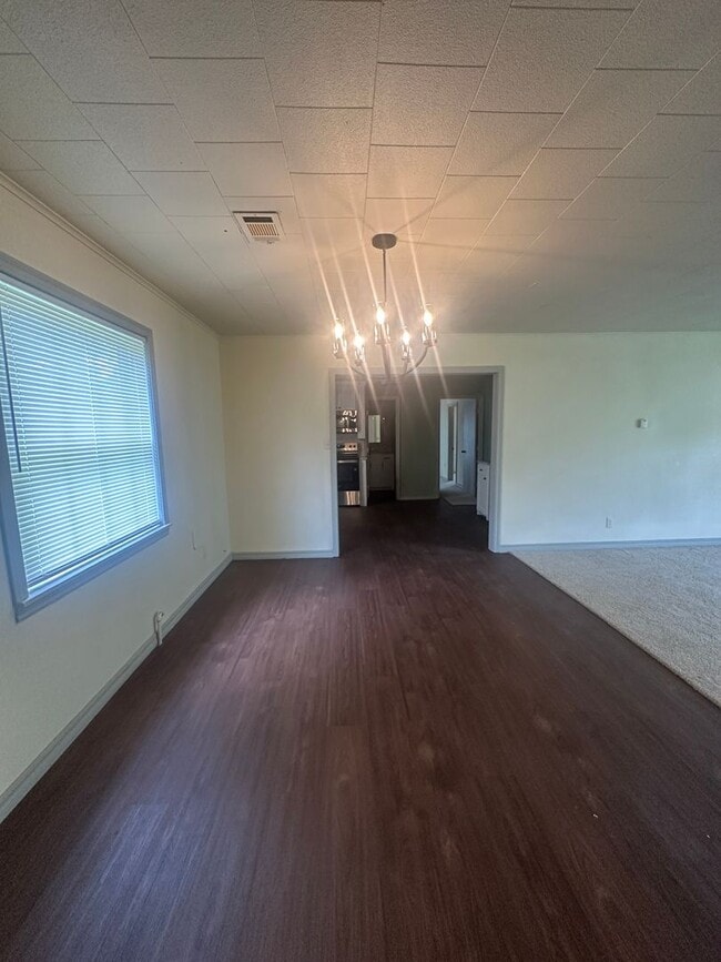 Building Photo - 171 Rudy Rd