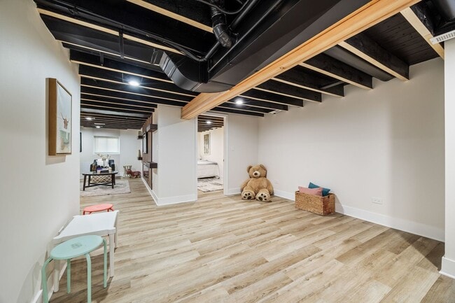 Building Photo - 4143 N Drake Ave