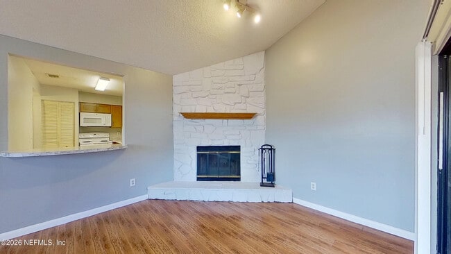 Building Photo - 2530 Whispering Woods Blvd